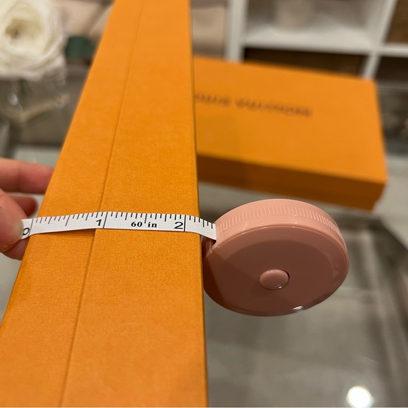 Louis Vuitton Magnetic Gift Boxes - Picture 9 of 9